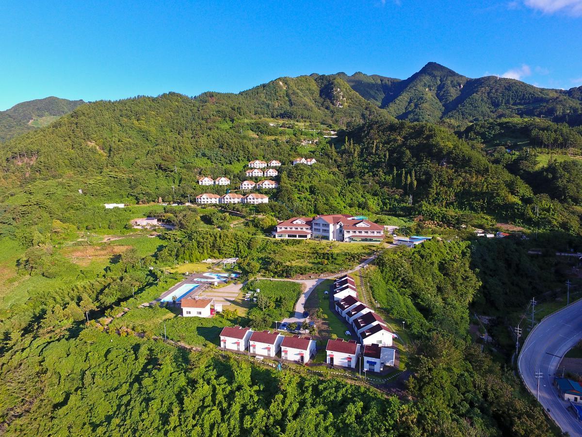 แทอา อูลลึง รีสอร์ต Hotel Ulleung ภายนอก รูปภาพ