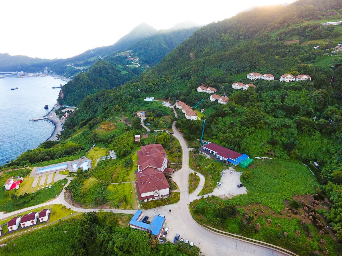 แทอา อูลลึง รีสอร์ต Hotel Ulleung ภายนอก รูปภาพ