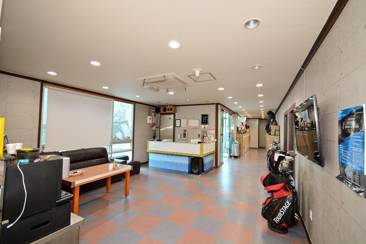 แทอา อูลลึง รีสอร์ต Hotel Ulleung ภายนอก รูปภาพ