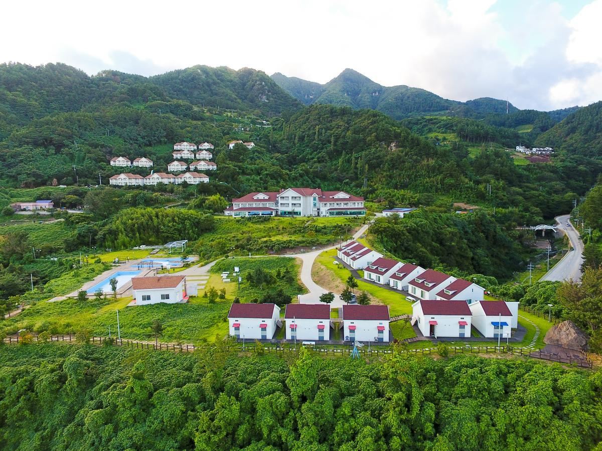 แทอา อูลลึง รีสอร์ต Hotel Ulleung ภายนอก รูปภาพ