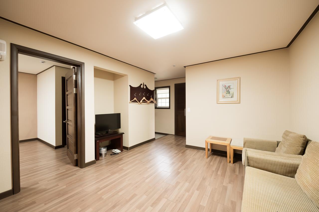 แทอา อูลลึง รีสอร์ต Hotel Ulleung ภายนอก รูปภาพ