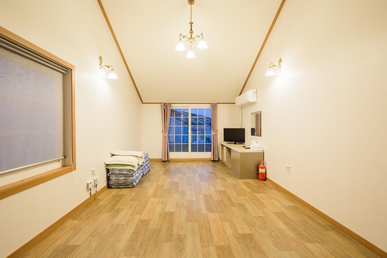 แทอา อูลลึง รีสอร์ต Hotel Ulleung ภายนอก รูปภาพ